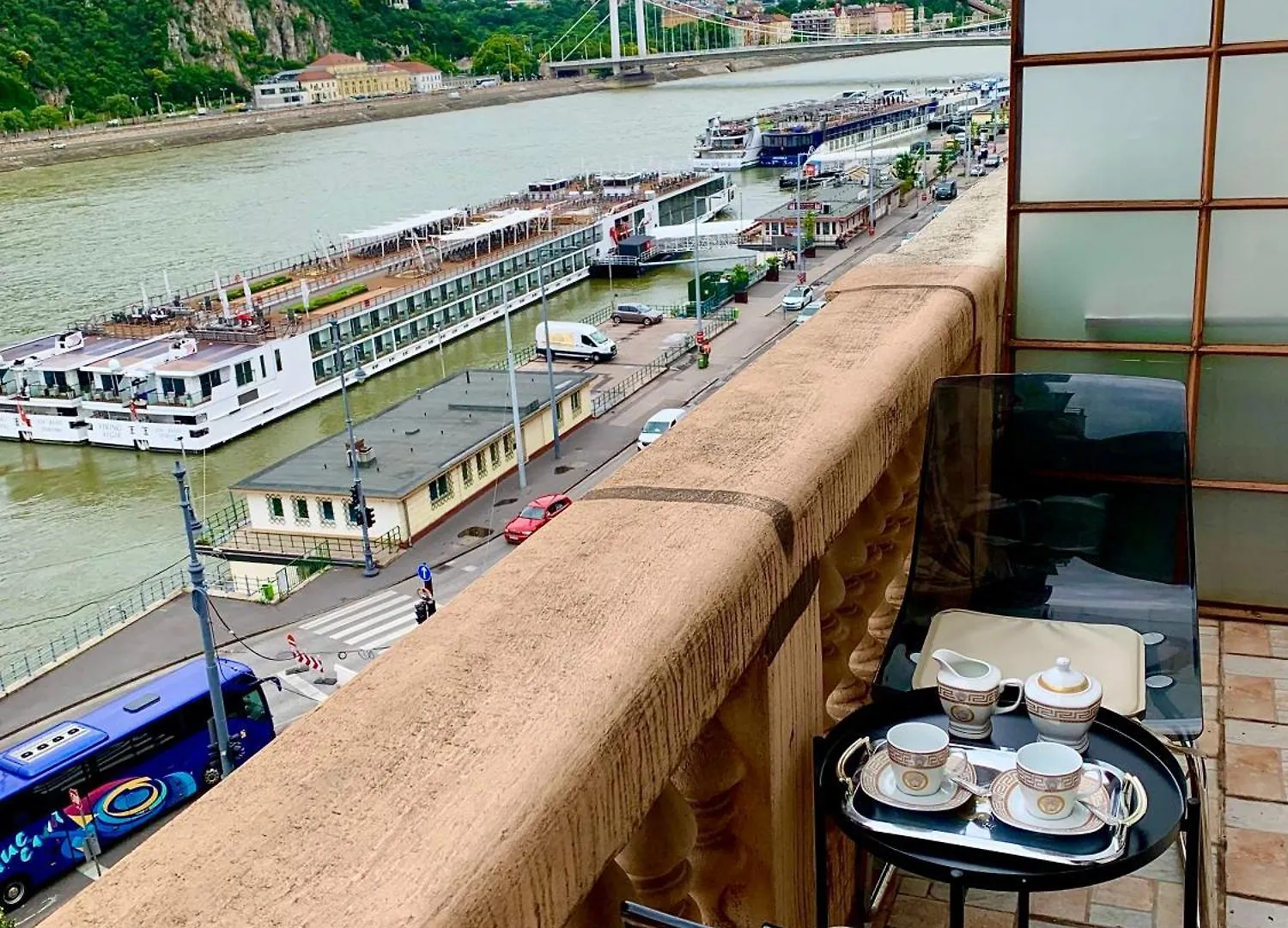 Riverside Suite Budapest Apartment